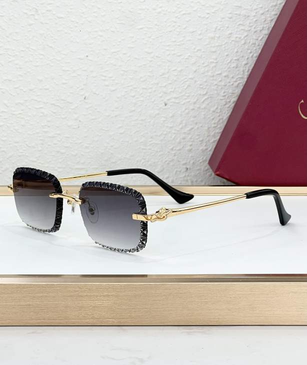 Picture of Cartier Sunglasses _SKUfw80239044fw